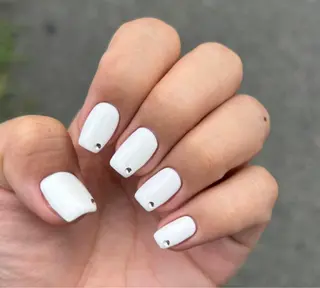 ネイル repos~ルポ~所属・里見 麗のネイルデザイン