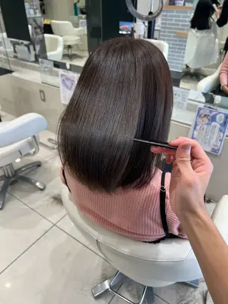 ミディアム ☃️顔周りレイヤー グレージュSHUTOのヘアスタイル