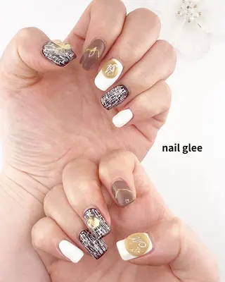 セミロング RISA nail gleeのネイルデザイン