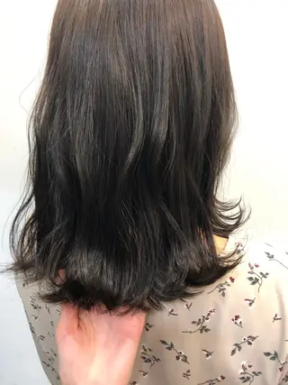 セミロング カラー GLROW haruhiのヘアスタイル