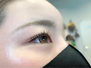 マツエク・マツパ まつげと眉毛の専門店 auliiのマツエク・マツパデザイン