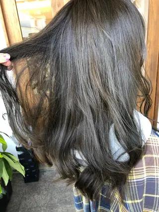 ロング カラー ture by gladのヘアスタイル