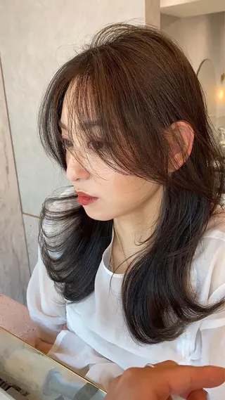 セミロング カラー 新宿/韓国風レイヤー 髪質改善/渋谷直樹のヘアスタイル