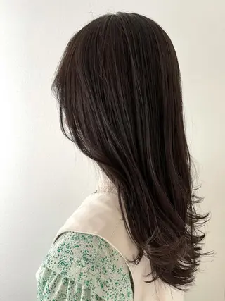 ロング カラー KNOWHOW京都所属・トレンド/顔まわり/ レイヤー/グレージュのヘアスタイル