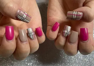 ネイル VIERU 🌈🎀💖のネイルデザイン