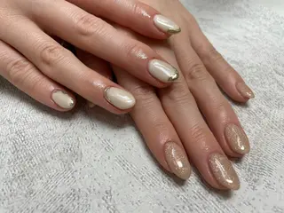 ネイル umi 🩵🤍のネイルデザイン