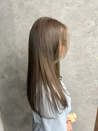 セミロング MEGRI 三軒茶屋【メグリ】のヘアスタイル