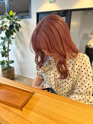 ミディアム カラー yuika .のヘアスタイル