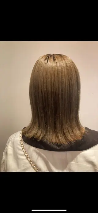 ミディアム レナーク イスト ひとみのヘアスタイル