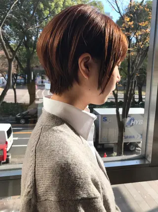 ショート ブリーチ/レイヤー 🌻Mutsumiのヘアスタイル