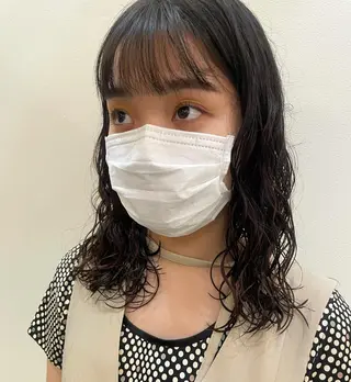 セミロング パーマ 透明感・艶カラー/ 坂田友梨奈のヘアスタイル