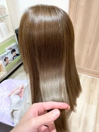 セミロング カラー 🌈派手髪ハイトーン 🌈鈴木亮太🌈のヘアスタイル