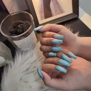 ネイル RUNWAY 　　の眉毛・アイブロウイメージ