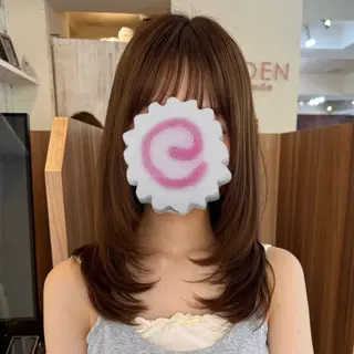 セミロング ココナ./ 艶っぽカラーのヘアスタイル