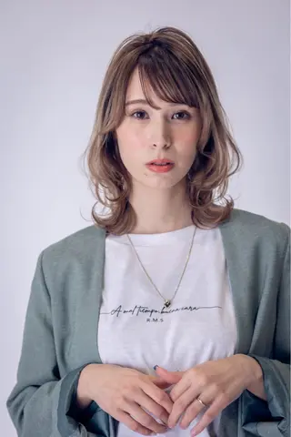 ミディアム コテ巻きパーマ/韓国 パーマ/佐野のヘアスタイル