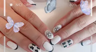 ネイル トモエ ちゃんのネイルデザイン