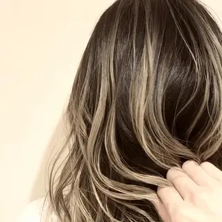 ミディアム カラー AMI Hair  supply所属・髪質改善カラー 韓国風レイヤーのヘアスタイル