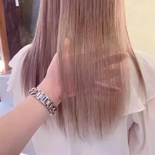 ロング コールネックスザサロン所属・白髪ぼかし×デザイン 🕊️🫧ホウジョウのヘアスタイル