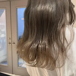 ロング カラー カジュアルを女っぽく 𝗮𝘆𝗮𝗰𝗼のヘアスタイル