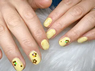 ネイル ECLAT エクラ所属・寺山 千鶴のネイルデザイン