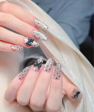 ネイル pink ladyサロン所属・べ にのネイルデザイン