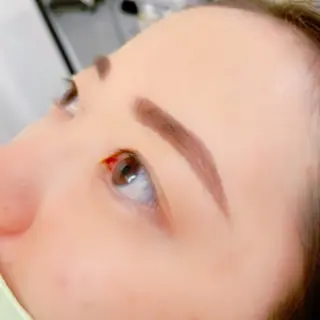 アイブロウ Lian de FLOAT所属・西山 英美佳の眉毛・アイブロウイメージ