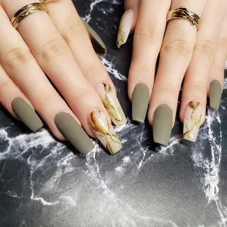セミロング ネイル クロキ 。のネイルデザイン