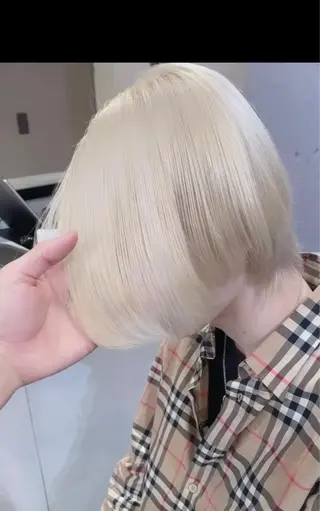 セミロング カラー メンズ ブリーチ特化 ハイトーンRYOYAのヘアスタイル