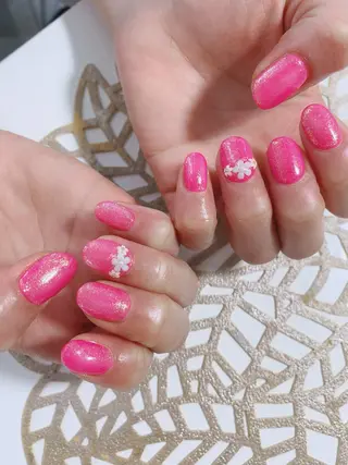 ネイル 艶々の美爪を〜 【リリアーナ】のネイルデザイン