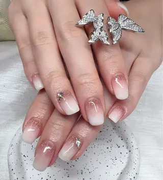 ネイル AngelChris ビューティーサロンのネイルデザイン