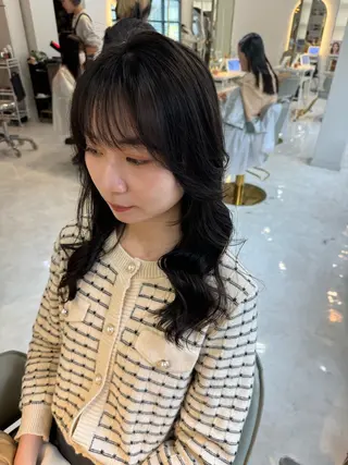 セミロング レイヤーカット 中屋光貴のヘアスタイル