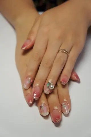 ネイル ネイル＆フラワーサロン〜Ri✦hiro〜鳥栖店所属・HIRATA RIEのネイルデザイン