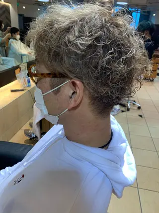 カラー メンズ ハイトーンカラー🩵 耳ツボジュエリー👂のその他イメージ