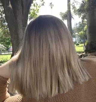 ミディアム カラー パーマ ヘアアレンジ メンズ キッズ ネイル マツエク・マツパ モリモト サナのヘアスタイル