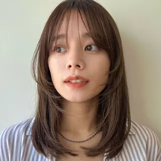 ミディアム カラー あやめ【顔まわり/レ イヤー/柔らかカラ】のヘアスタイル