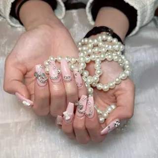 ネイル Iris  Nail所属・Rosaline 💕💕のネイルデザイン