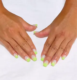 ネイル VIERU 🌈🎀💖のネイルデザイン