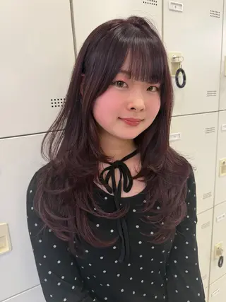 カラー niina🖤 透明感×レイヤーのヘアスタイル