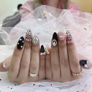 ネイル 🦋ネイルサロン ブラン🌈ゆりのネイルデザイン