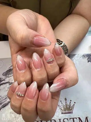 ネイル Guarendo錦糸町店所属・ガレンドウ 白澤 愛子のネイルデザイン