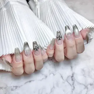 ネイル RAFFINE 月🦋🩵のネイルデザイン