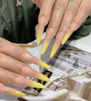 ネイル 高木 維麗絲のネイルデザイン