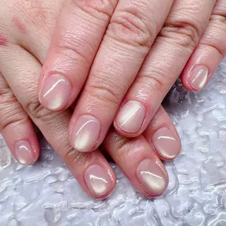 ネイル Maison de Bijou所属・マグ🧲等なんでも ワンカラー5660円のネイルデザイン