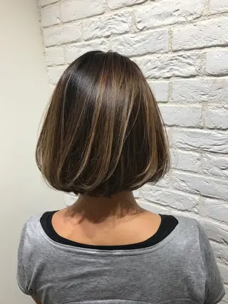 ショート カラー UMEDA FIGAROのヘアスタイル