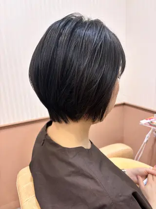 ショート シンセティックヘアデザイン所属・吉井 愛のヘアスタイル
