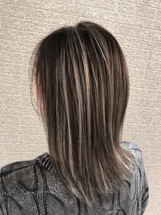 ミディアム NEO Beauty Salon所属・𝐍𝐄𝐎 𝐉𝐔𝐑𝐈のネイルデザイン