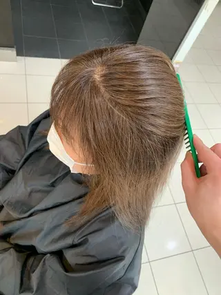 セミロング カラー 白髪ぼかしハイライト 柳川拓哉のヘアスタイル