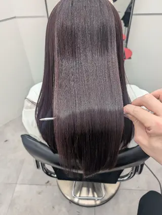 ロング GOToday所属・艶髪／オリーブ系／ 肌が綺麗に見えるお色のヘアスタイル