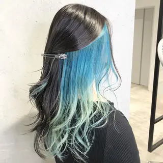 ロング カラー ヘアアレンジ ｲﾝﾅｰｶﾗｰ屋さん 🫧伊藤拓実のヘアスタイル