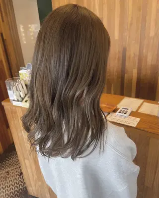 セミロング TAKAHASHI REIKAのヘアスタイル